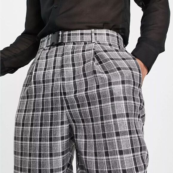 NWOT Asos Design Tapered Smart Cargo Pants in Gray Check Multi Pockets Sz 30x32 - Picture 2 of 11